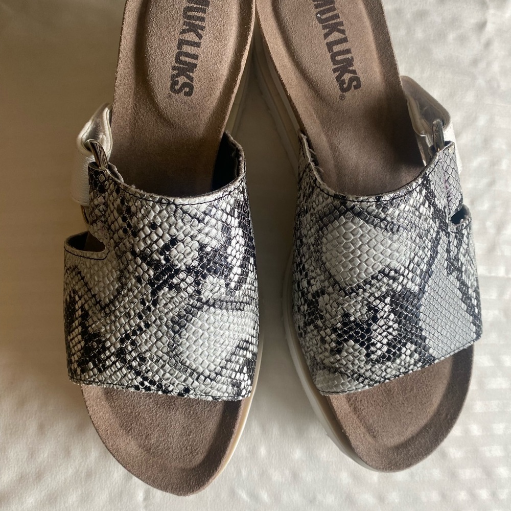 MUK LUK Snake skin slides. Size 8. Adjustable straps
